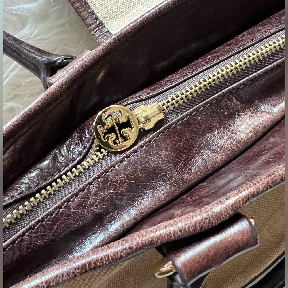 Tory Burch Shoulder Bag - Picture 15 of 16